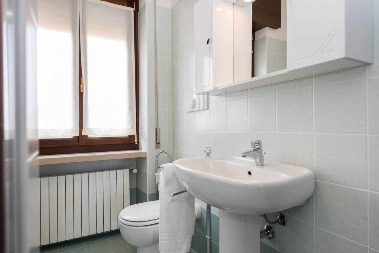 Ortaglia B2 Apartment Torri Del Benaco Bagian luar foto